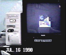 MSX 2+ multimidia ligado a um TV monitor RGB Philips 20 pol.